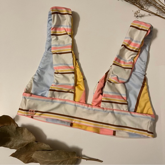 Billabong bikini top- reversible! - Picture 2 of 6